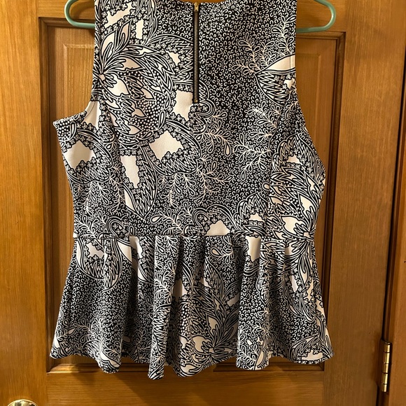 Worthington Top with peplum and zipper back, size L - Picture 3 of 3